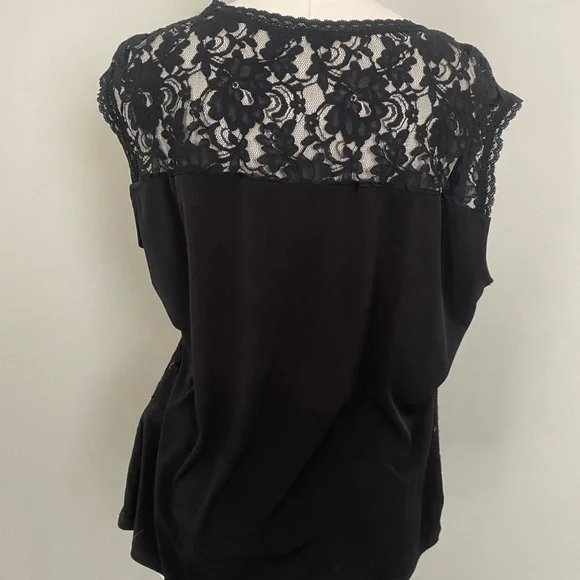 Avenue Black Lace Floral Blouse - Picture 5 of 6